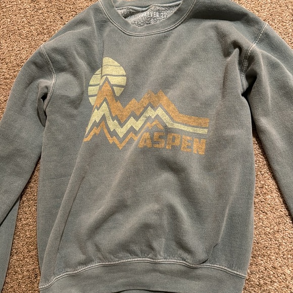 Crewneck - Picture 2 of 3